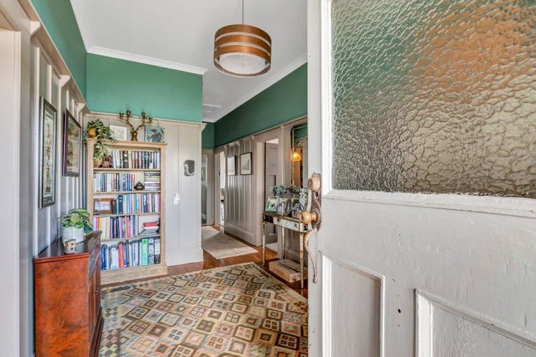Photo of property in 111 Cordelia Street, Stratford, 4332