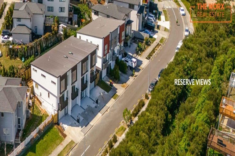 Photo of property in 39 Lawson Creek Street, Massey, Auckland, 0614