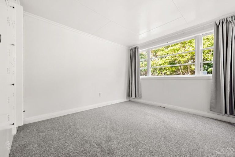 Photo of property in 11 Black Beech Street, Birchville, Upper Hutt, 5018