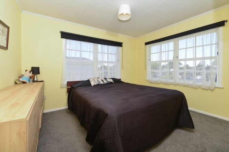 Photo of property in 1 Kohekohe Place, Pukete, Hamilton, 3200