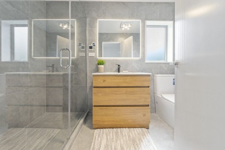 Photo of property in 298e Sunset Road, Windsor Park, Auckland, 0632