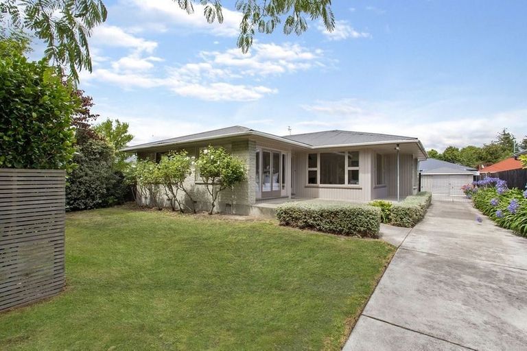 Photo of property in 9 Burnside Crescent, Burnside, Christchurch, 8053