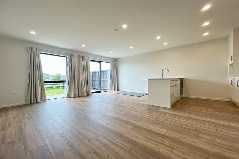 Photo of property in 2/28 Lady Isaac Drive, Rolleston, 7615