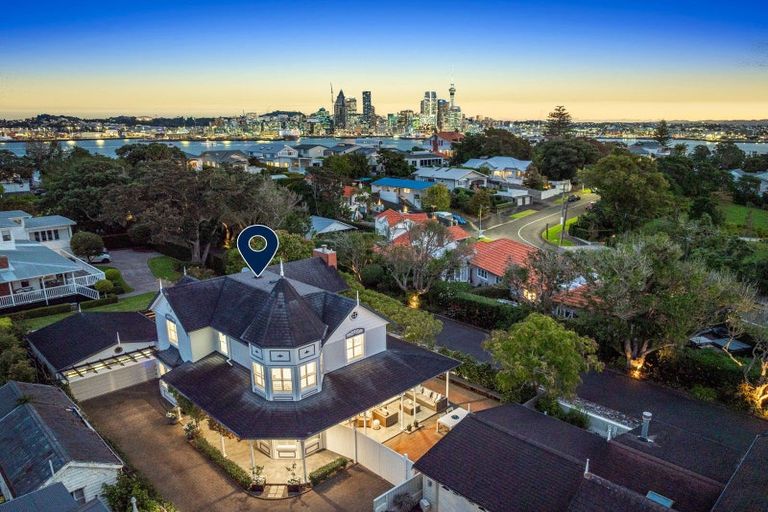 Photo of property in 43b Stanley Road, Stanley Point, Auckland, 0624