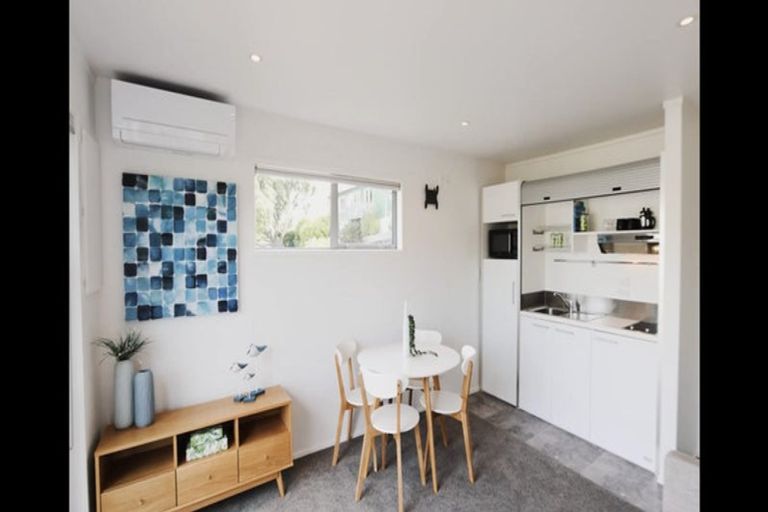 Photo of property in 2 Claude Road, Stanmore Bay, Whangaparaoa, 0932