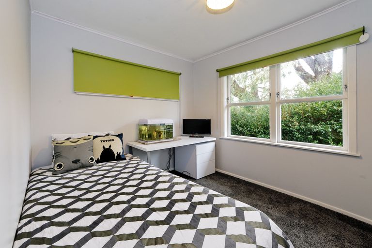 Photo of property in 124 Tiroroa Avenue, Te Atatu South, Auckland, 0610