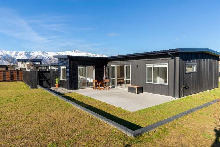 Photo of property in 3 Hewson Crescent, Lake Hawea, Wanaka, 9382