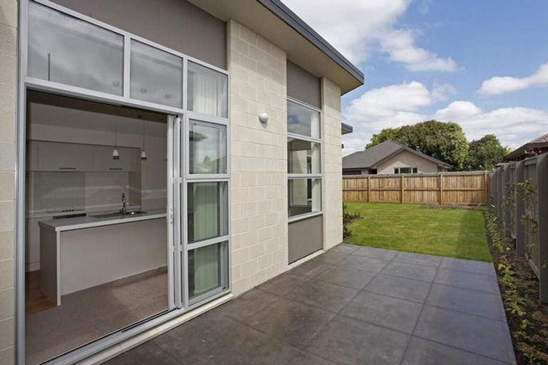 Photo of property in 10 Grassmere Street, Papanui, Christchurch, 8052
