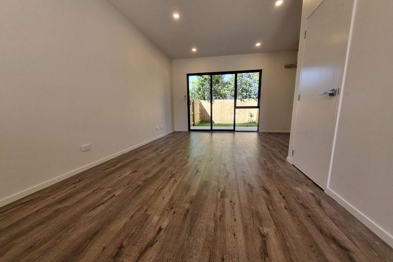 Photo of property in 11/241 Don Buck Road, Massey, Auckland, 0614