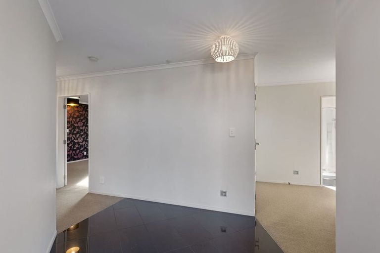 Photo of property in 6 Galea Grove, Kelvin Grove, Palmerston North, 4414