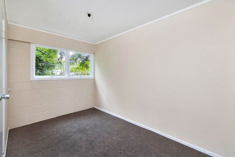 Photo of property in 25 Poinsettia Place, Henderson, Auckland, 0610