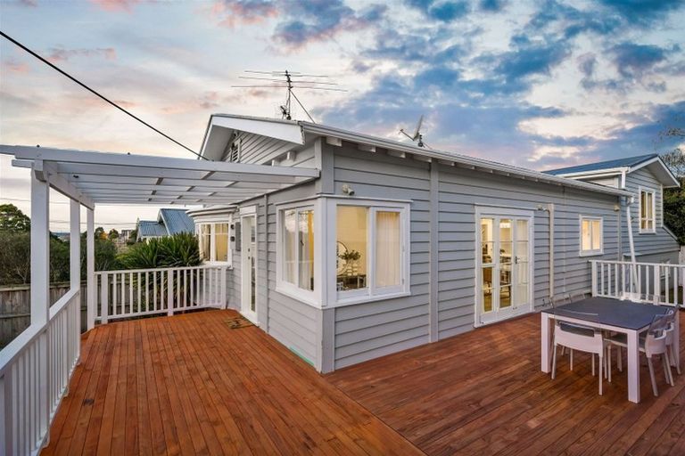 Photo of property in 1/23 Brandon Road, Glen Eden, Auckland, 0602