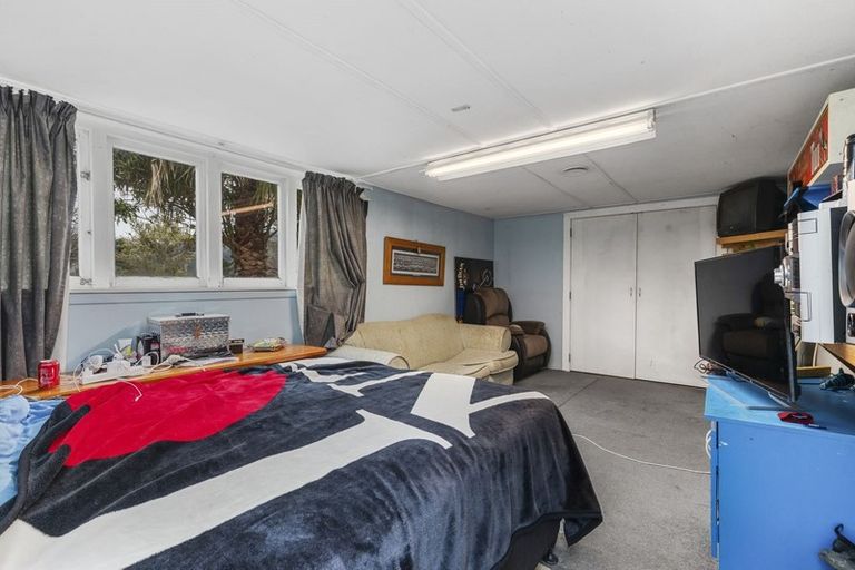 Photo of property in 131 Wellington Road, Wainuiomata, Lower Hutt, 5014