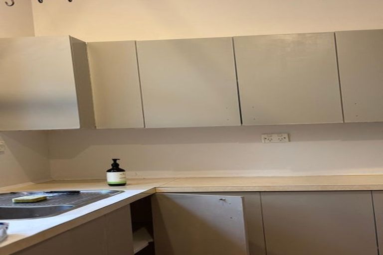 Photo of property in 6 Otaki Street, Miramar, Wellington, 6022