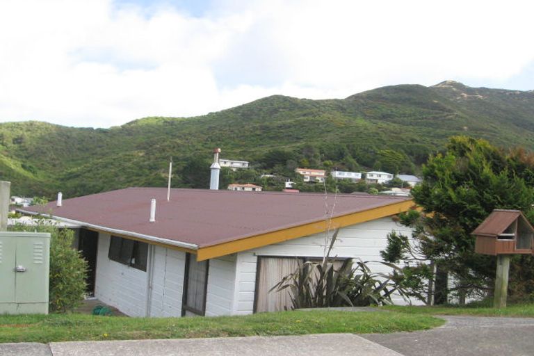 Photo of property in 21 Fiona Grove, Karori, Wellington, 6012