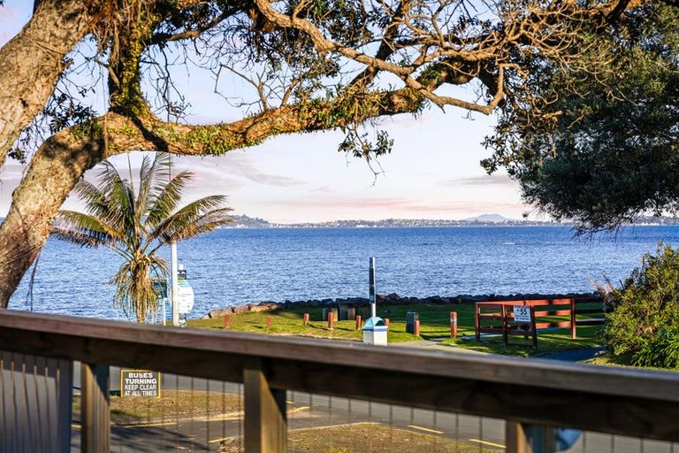 Photo of property in 54 Waiwera Road, Waiwera, Orewa, 0994