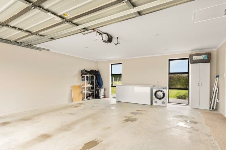 Photo of property in 24 Mckinnon Road, Edendale, Wyndham, 9893