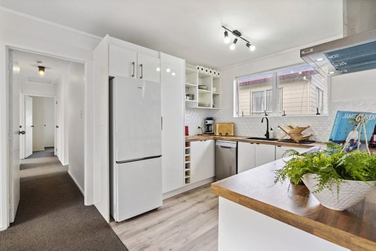 Photo of property in 24 Childers Road, Ranui, Auckland, 0612