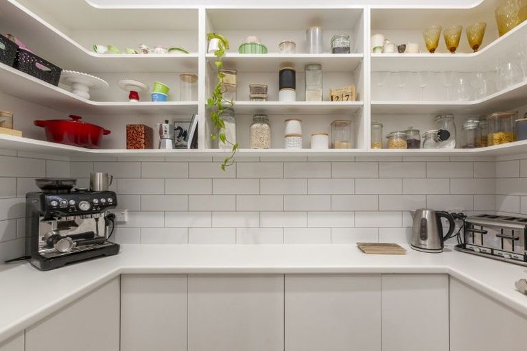 Photo of property in 30 Newry Road, Raumati Beach, Paraparaumu, 5032