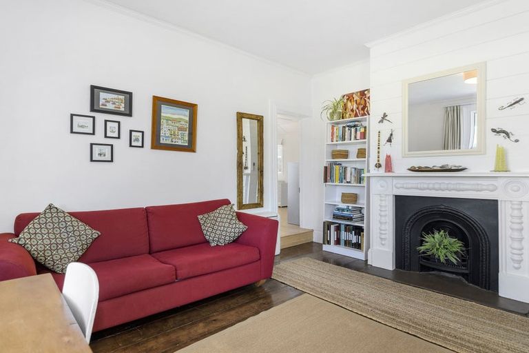 Photo of property in 56 Wellington Street, Nelson South, Nelson, 7010