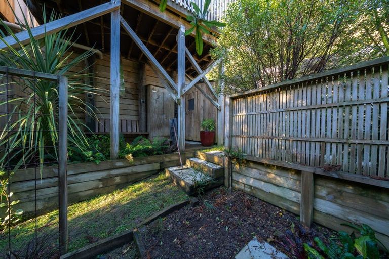 Photo of property in 1/6 Bushland Grove, Paparangi, Wellington, 6037