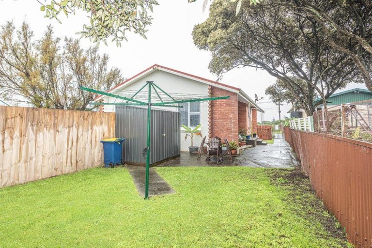 Photo of property in 30 Seafront Road, Castlecliff, Wanganui, 4501