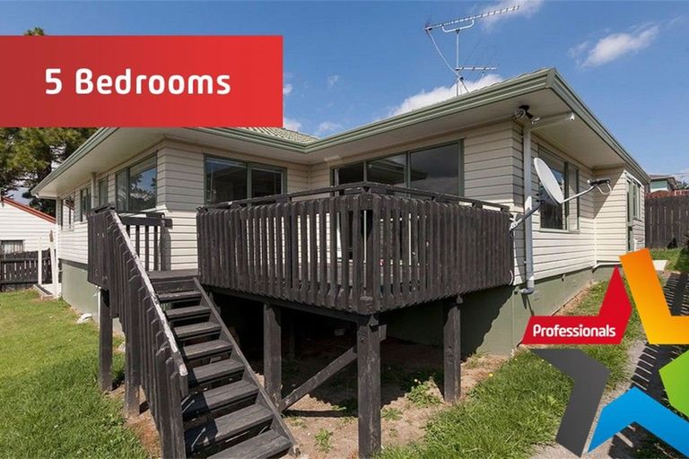 Photo of property in 2/24 Mcquarrie Avenue, Wattle Downs, Auckland, 2103