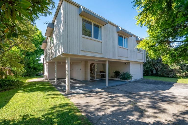 Photo of property in 6 Tirita Street, Kawaha Point, Rotorua, 3010