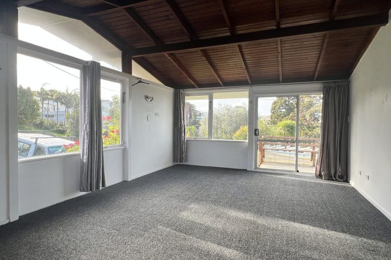 Photo of property in 52 Channel View Road, Campbells Bay, Auckland, 0630
