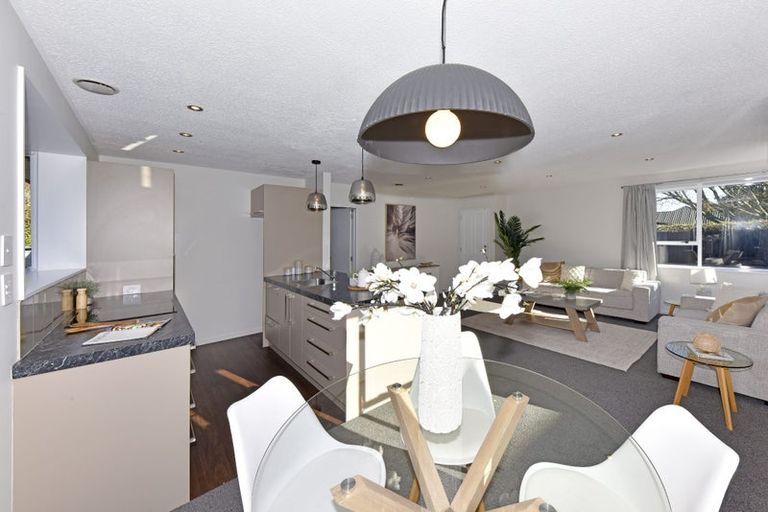 Photo of property in 2/19 Moreland Avenue, Papanui, Christchurch, 8053