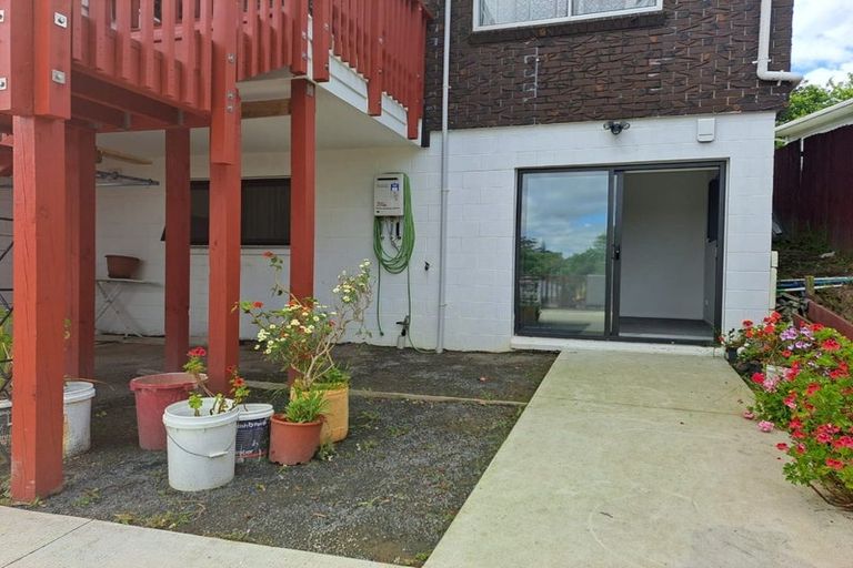 Photo of property in 18 Brunner Road, Glen Eden, Auckland, 0602