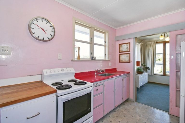 Photo of property in 11 Pembroke Street, Westown, New Plymouth, 4310