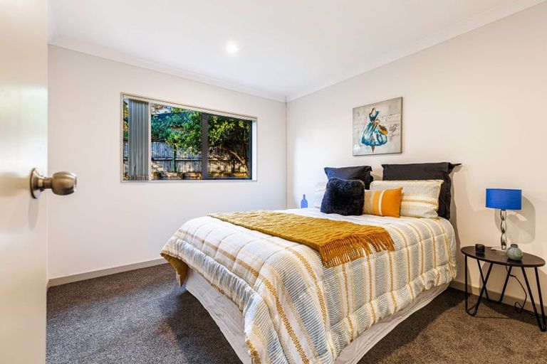 Photo of property in 65 Helleur Road, Massey, Auckland, 0614