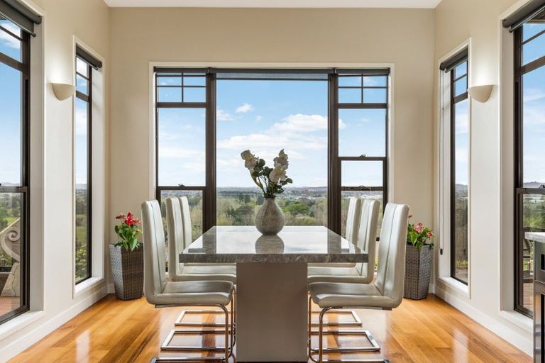 Photo of property in 39 Harry Dreadon Road, Opaheke, Papakura, 2584