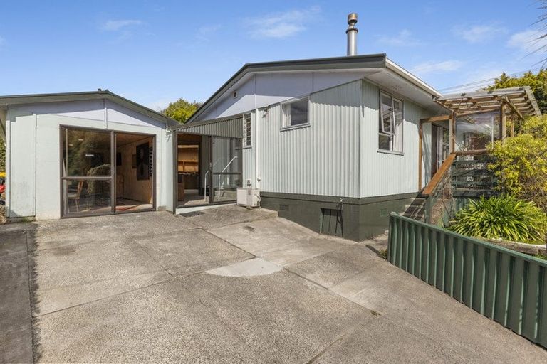 Photo of property in 2 Fraser Street, Roseneath, Port Chalmers, 9023