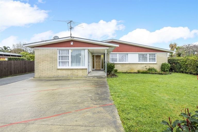 Photo of property in 30 Sunnypark Avenue, Rosehill, Papakura, 2113