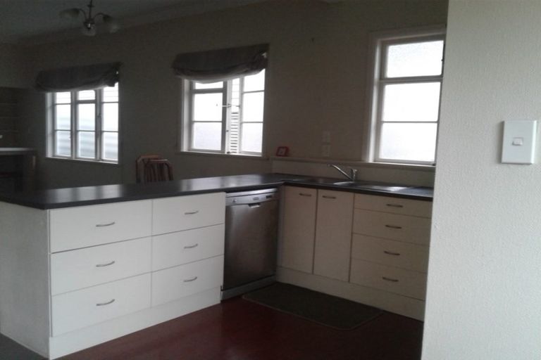 Photo of property in 475 Featherston Street, Palmerston North, 4414