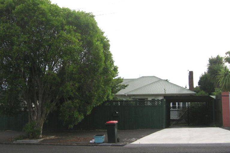 Photo of property in 21 Waiatarua Road, Remuera, Auckland, 1050