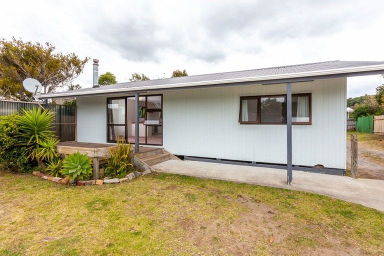 Photo of property in 309 Linton Crescent, Whangamata, 3620
