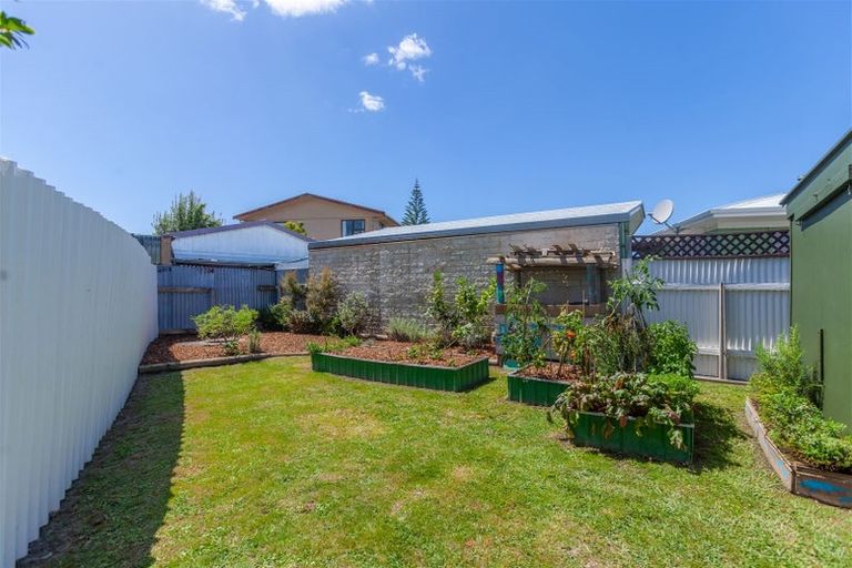 Photo of property in 16 Guildford Street, Tamatea, Napier, 4112