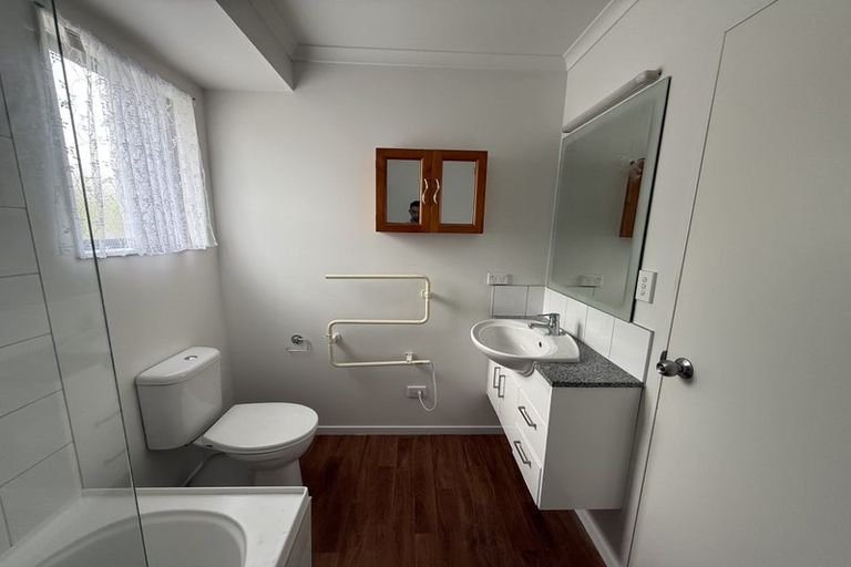 Photo of property in 54a7a Powrie Street, Glenfield, Auckland, 0629