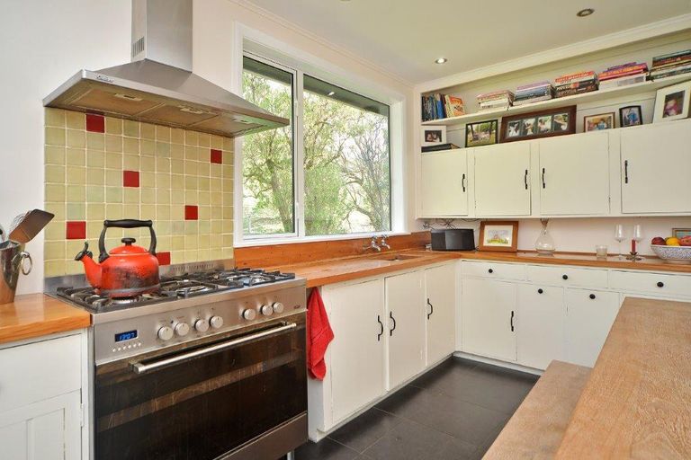 Photo of property in 1327 Hinakura Road, Hinakura, Martinborough, 5784