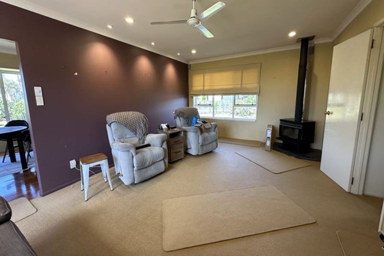 Photo of property in 35 Monument Road, Clevedon, Papakura, 2582