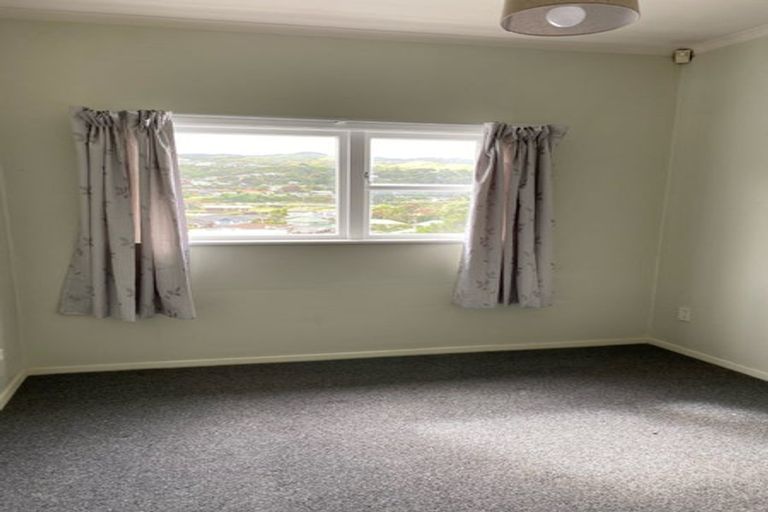 Photo of property in 7 Hampton Hill Road, Tawa, Wellington, 5028