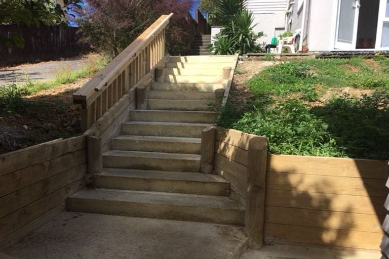 Photo of property in 34 Tamahere Drive, Glenfield, Auckland, 0629