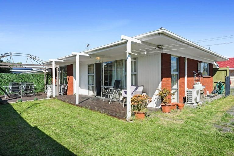 Photo of property in 1/162 Pigeon Mountain Road, Half Moon Bay, Auckland, 2012