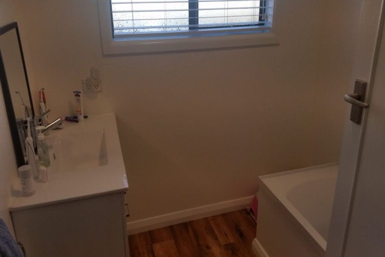 Photo of property in 43 Charlcott Street, Burnside, Christchurch, 8053