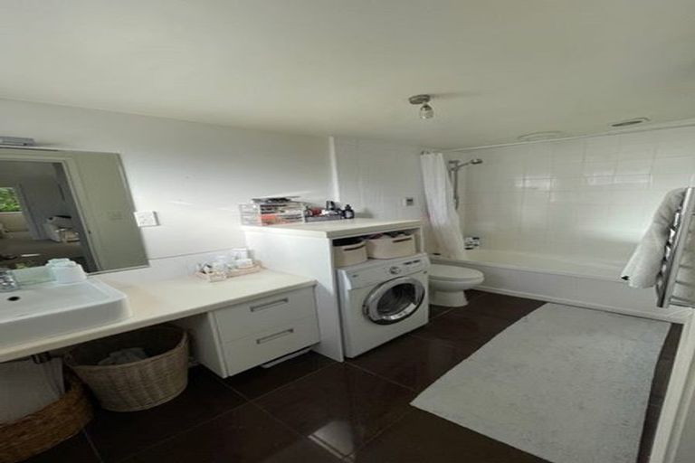 Photo of property in 5 Stafford Street, Mount Victoria, Wellington, 6011