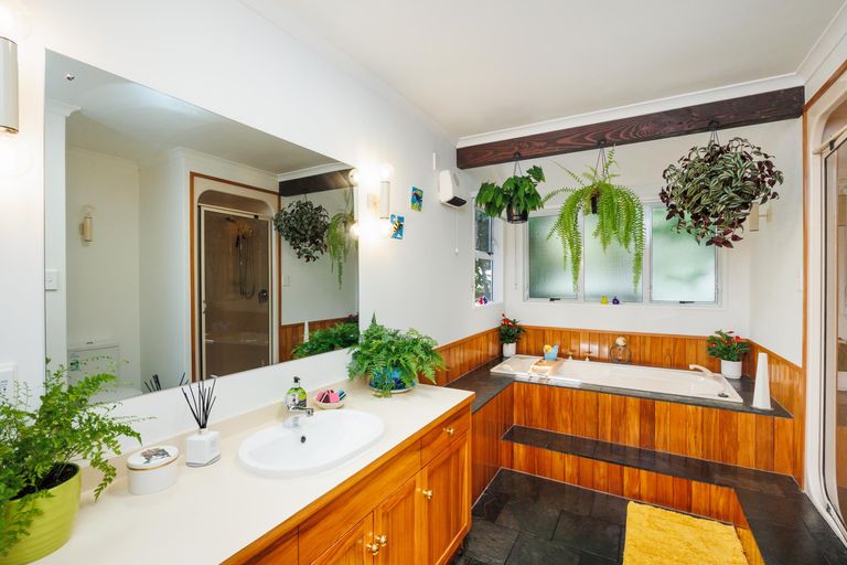 Photo of property in 23 Chilton Grove, Hokowhitu, Palmerston North, 4410