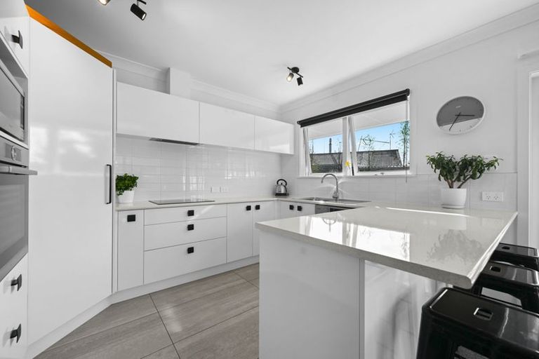 Photo of property in 37 Braid Road, St Andrews, Hamilton, 3200